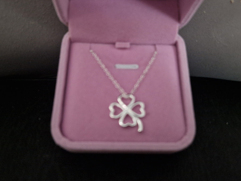 A lovely Clover Leaf 925 Sterling silver Hallmarked Necklace.