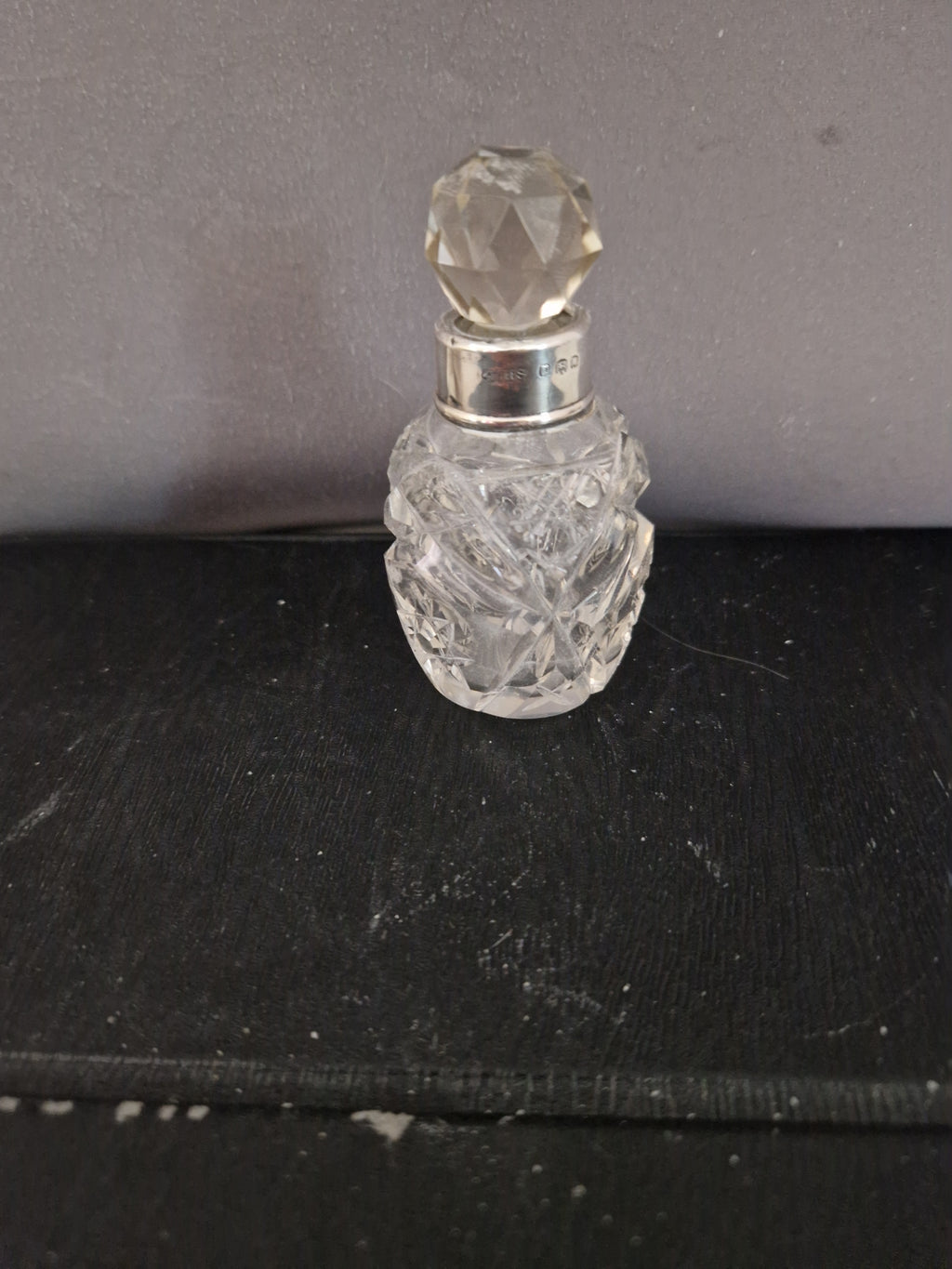 A lovely Antique Solid Silver Hallmarked Glass Perfume Bottle. 1921.