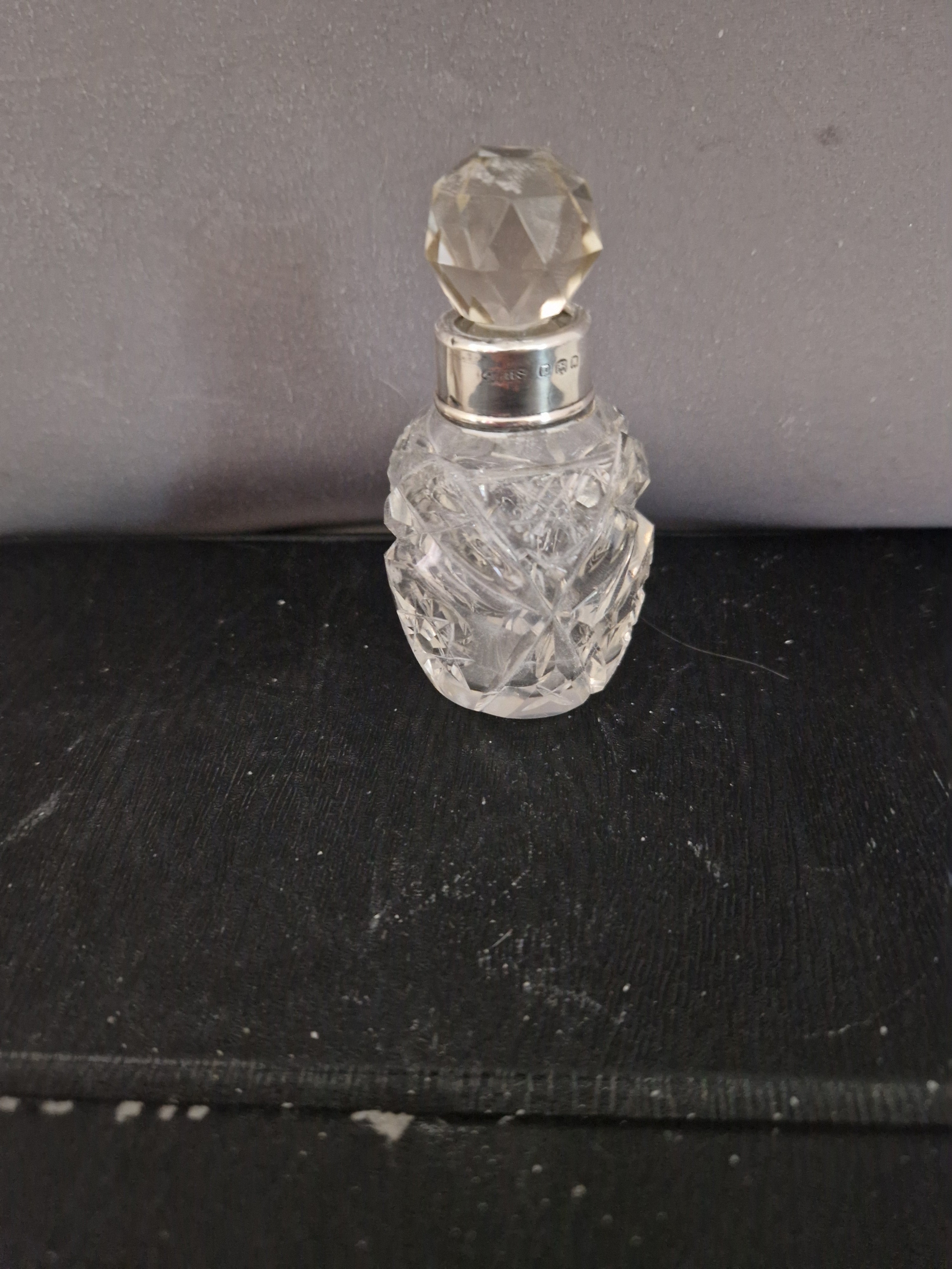 A lovely Antique Solid Silver Hallmarked Glass Perfume Bottle. 1921.
