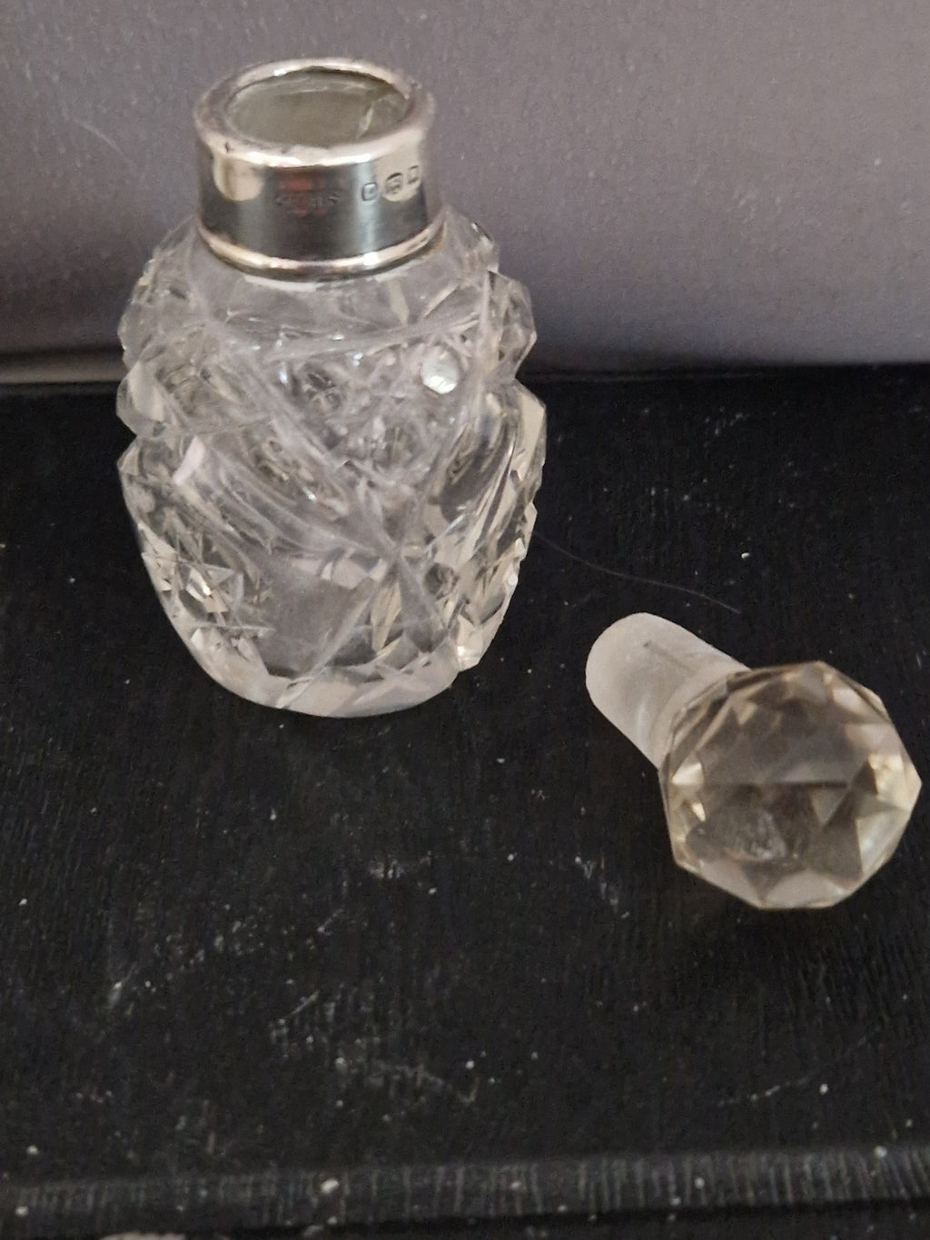 A lovely Antique Solid Silver Hallmarked Glass Perfume Bottle. 1921.