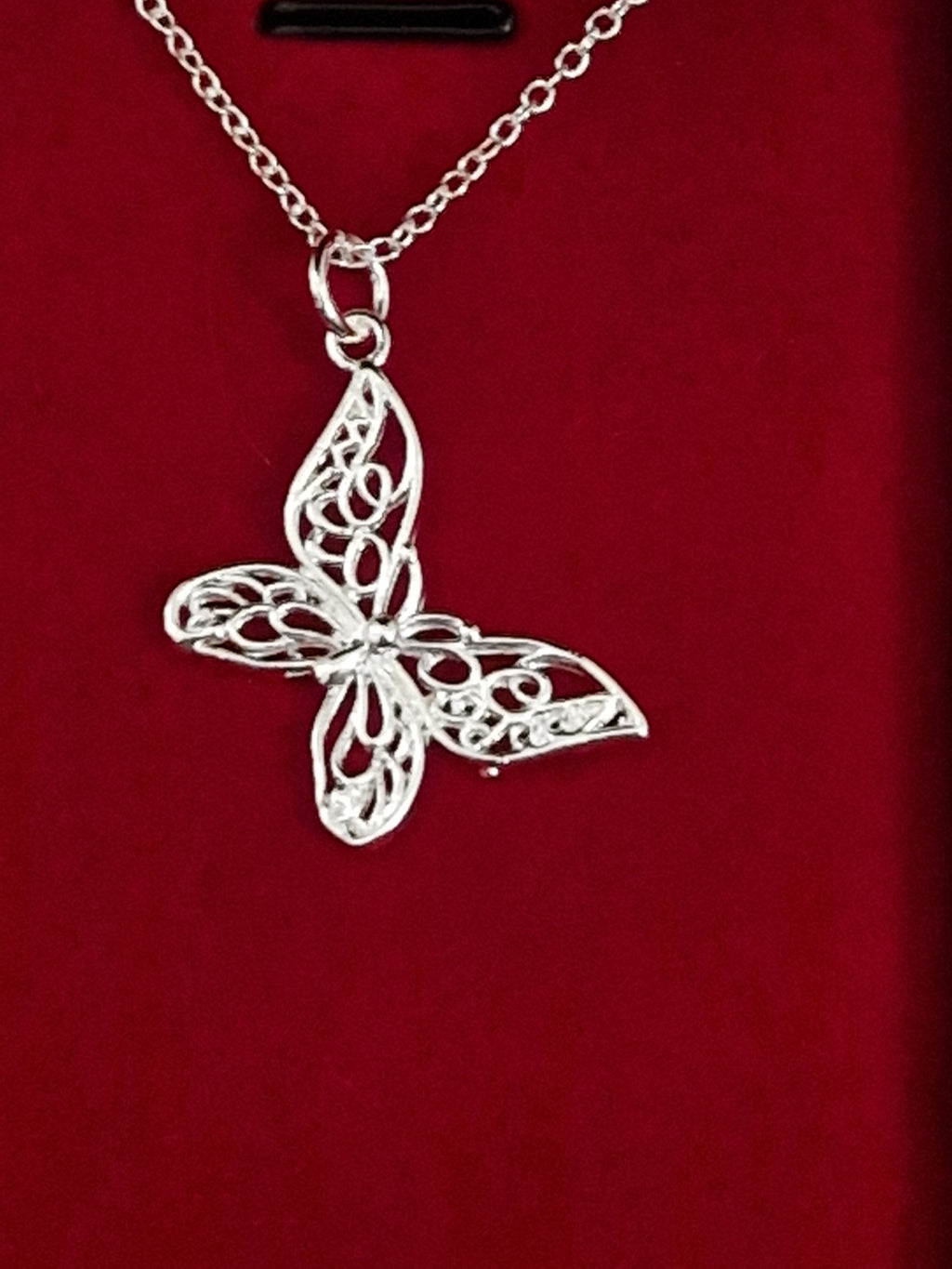 A BEAUTIFUL Butterfly 925 Hallmarked Sterling Silver necklace.