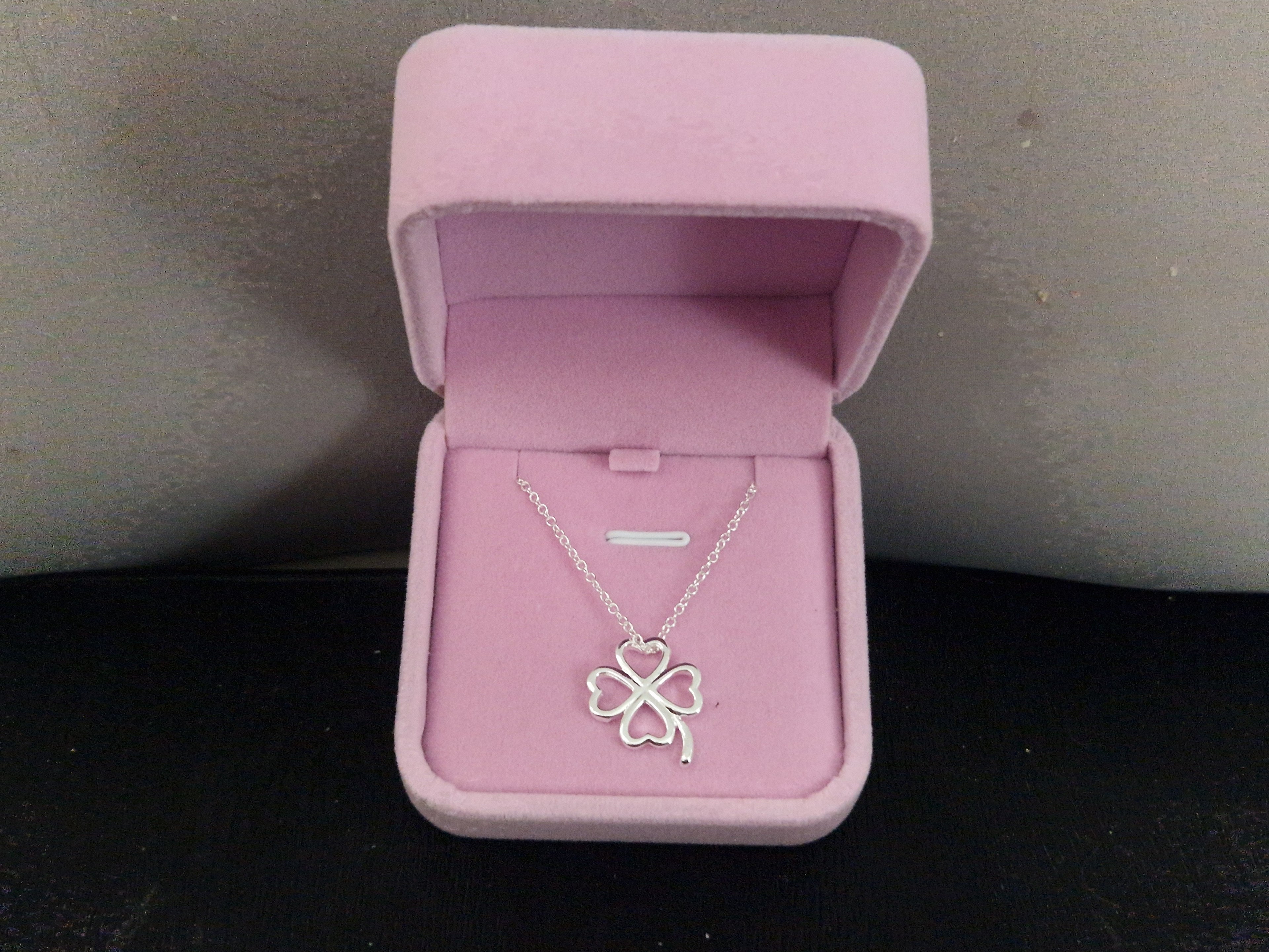 A lovely Clover Leaf 925 Sterling silver Hallmarked Necklace.