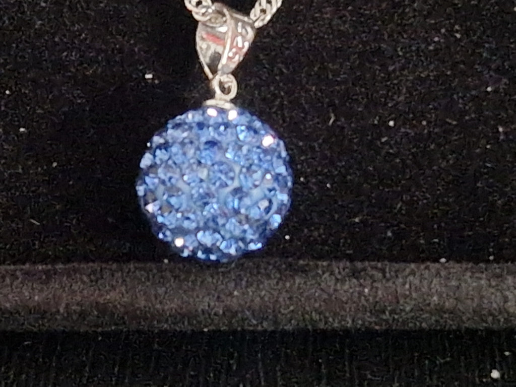 A Beautiful Hallmarked 925 Silver Necklace and Stud Earrings Set.