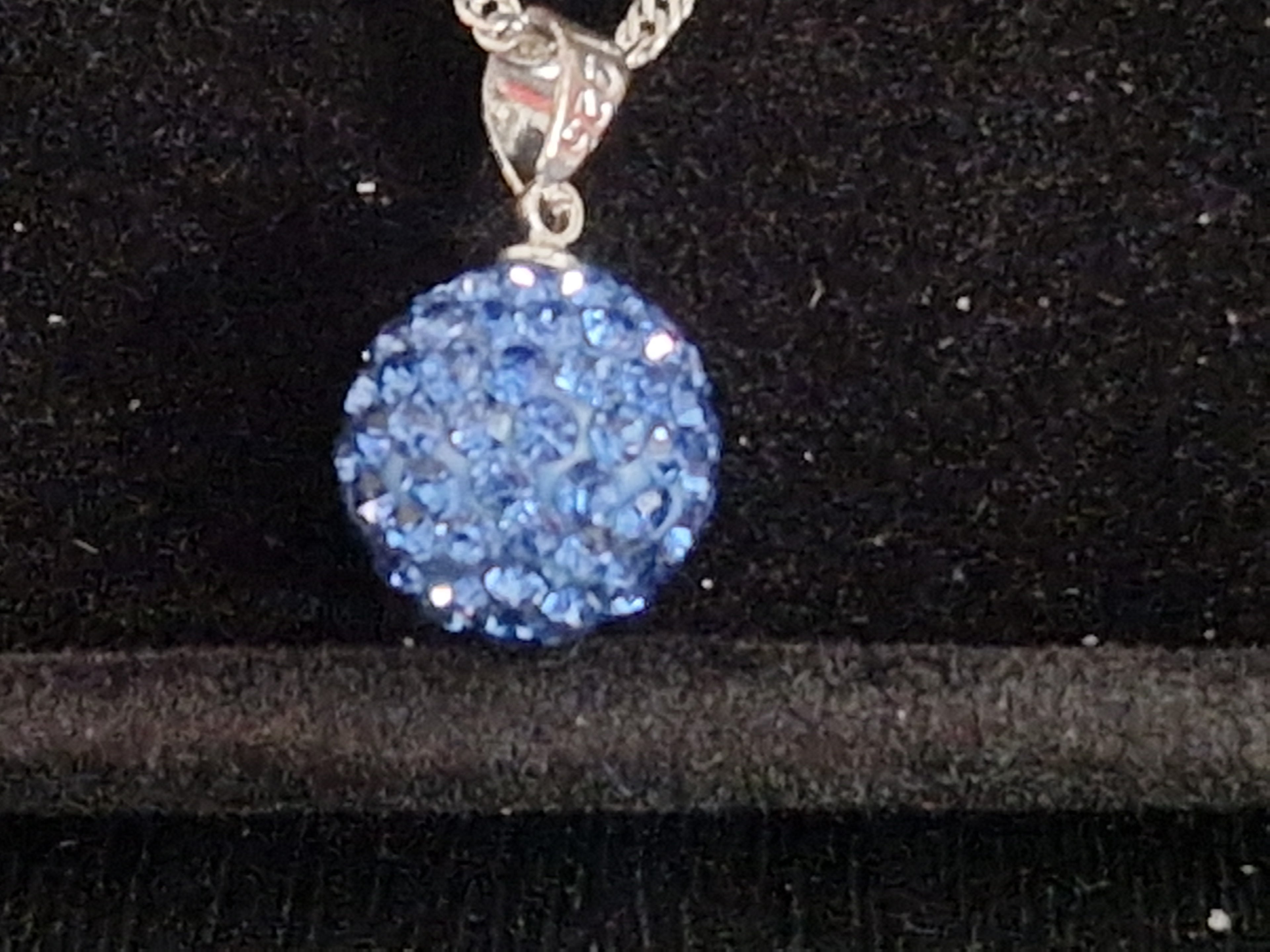A Beautiful Hallmarked 925 Silver Necklace and Stud Earrings Set.